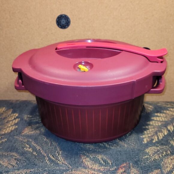 Tupperware Microwave Pressure Cooker - Picture 1 of 6